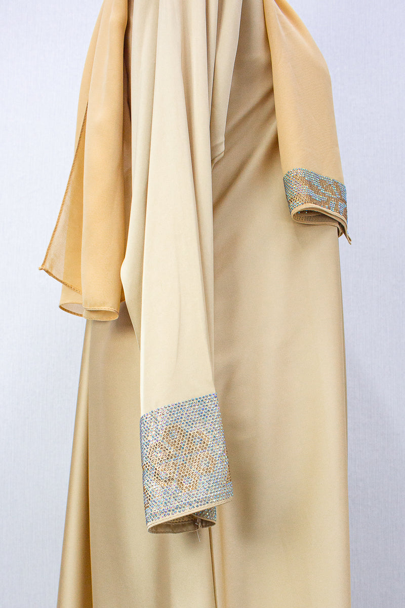 Lexus Abaya, Yellow Gold