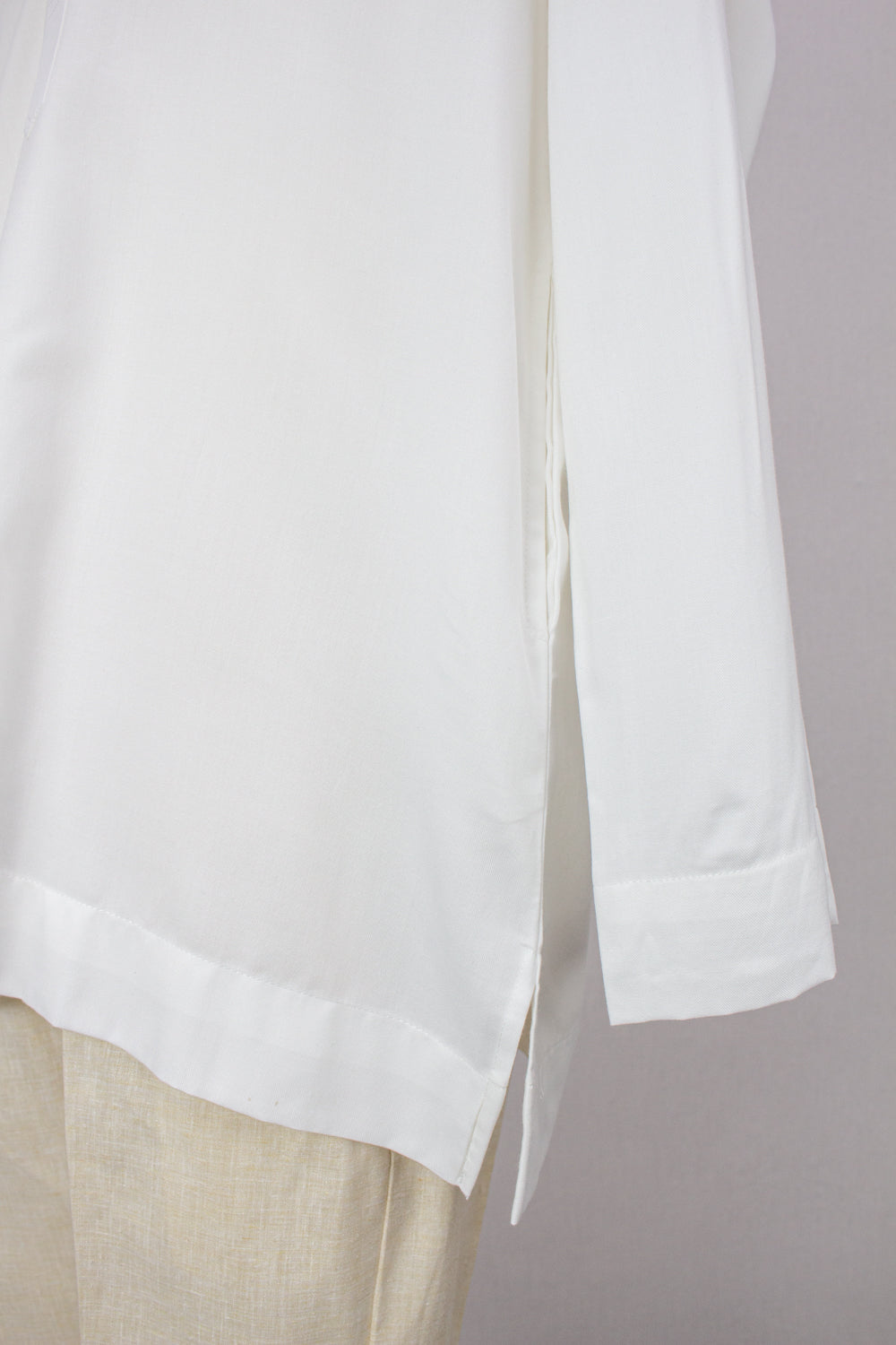 Majed Mens - Off White